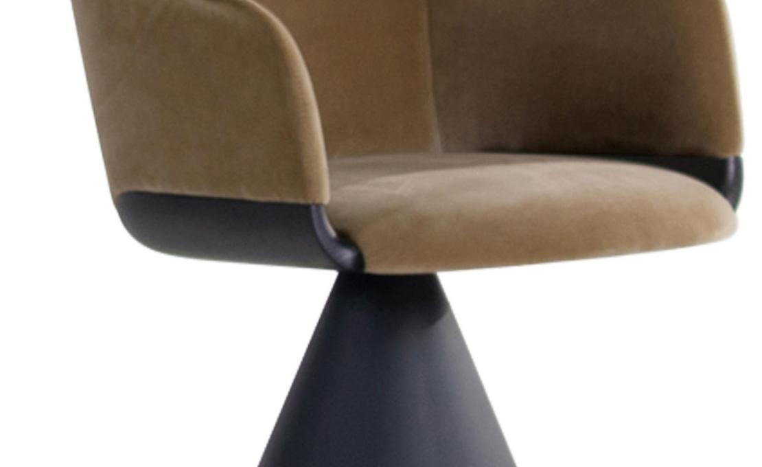 Кресло от фабрики Potocco модель 918/PGC