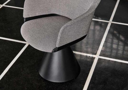 Кресло от фабрики Potocco модель 918/PGC