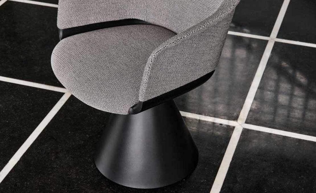 Кресло от фабрики Potocco модель 918/PGC