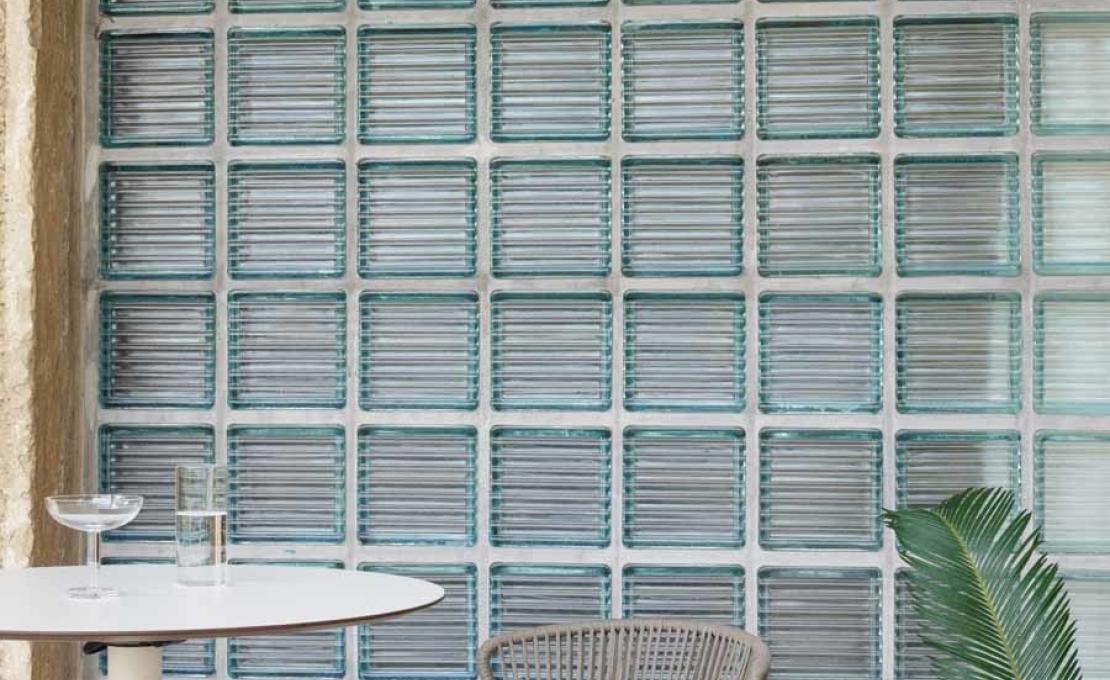 Уличный барный стул от фабрики Potocco модель OLA 