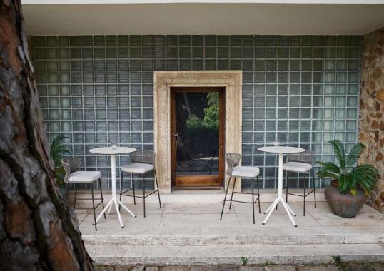 Уличный барный стул от фабрики Potocco модель OLA 