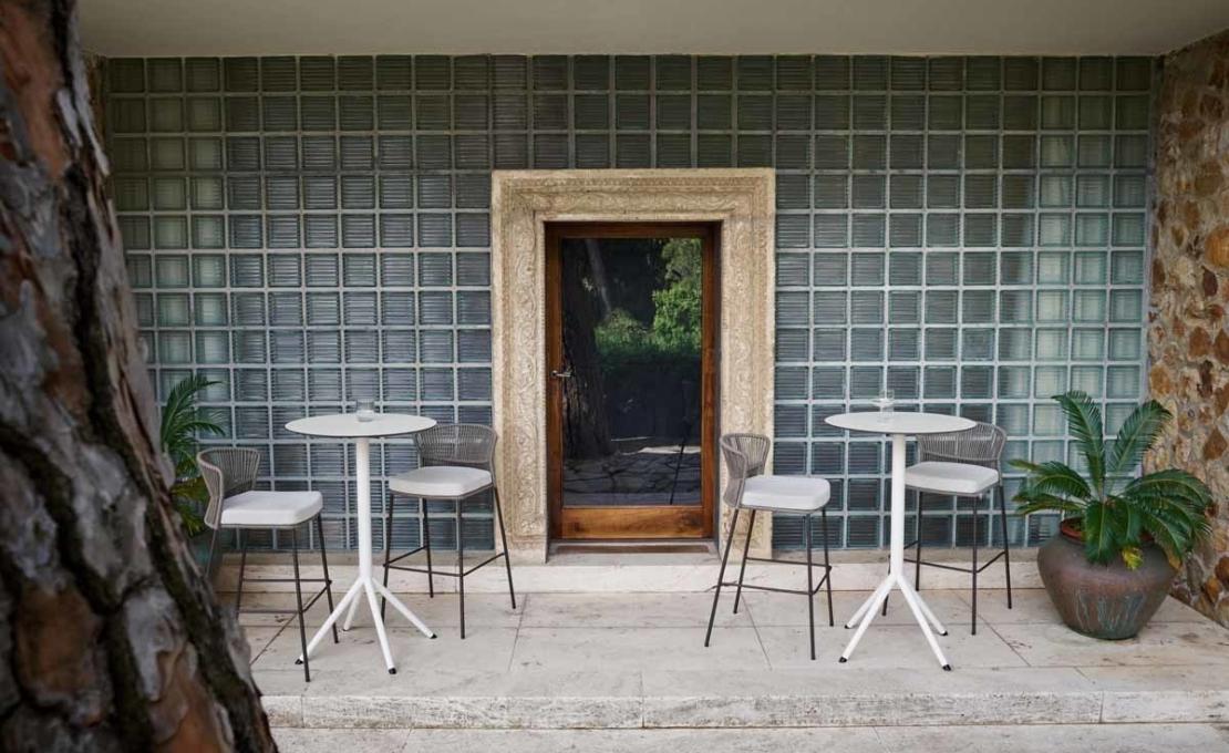 Уличный барный стул от фабрики Potocco модель OLA 