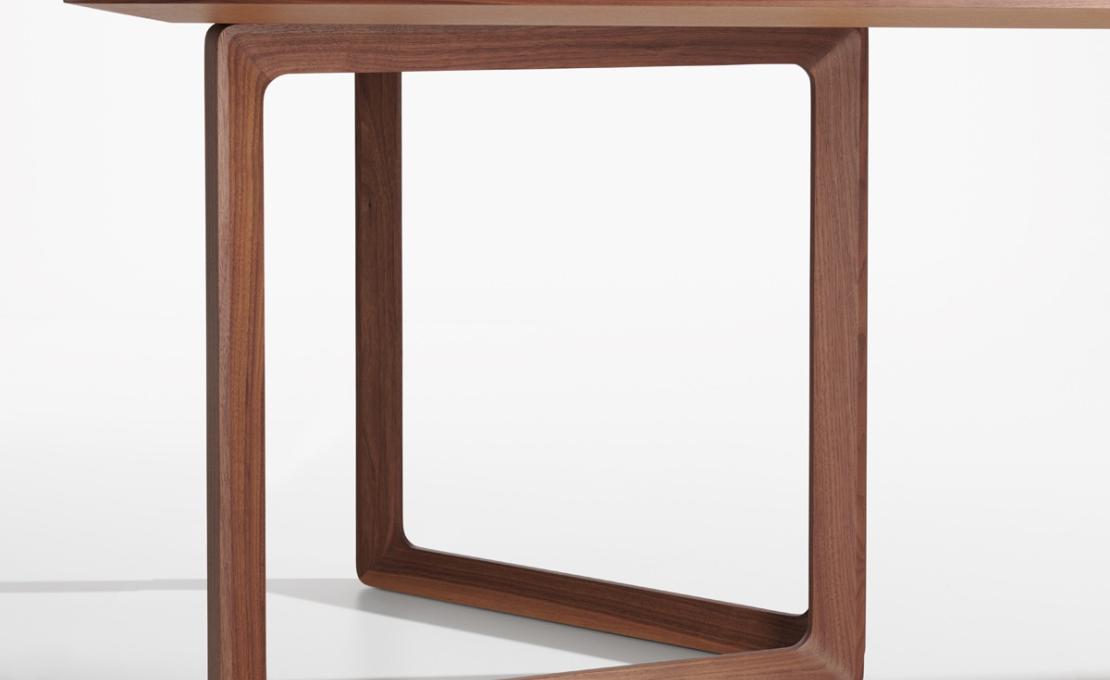 Стол от фабрики Potocco модель OPUS TABLE