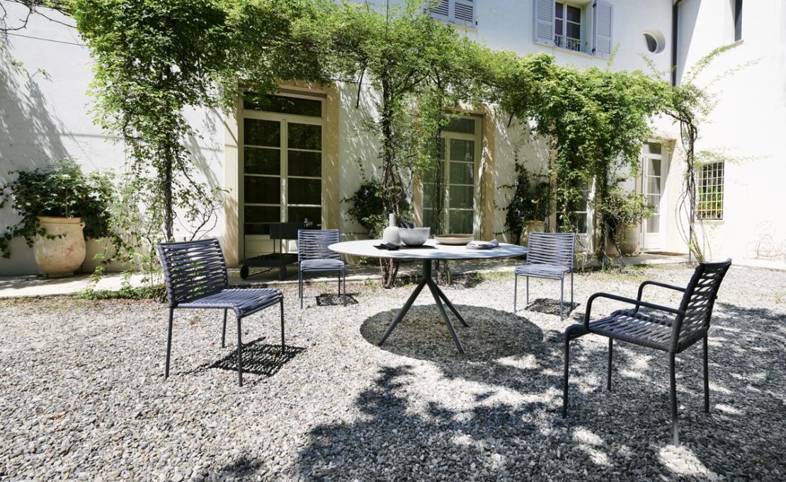 Уличный стол от фабрики Potocco модель OTX TABLE