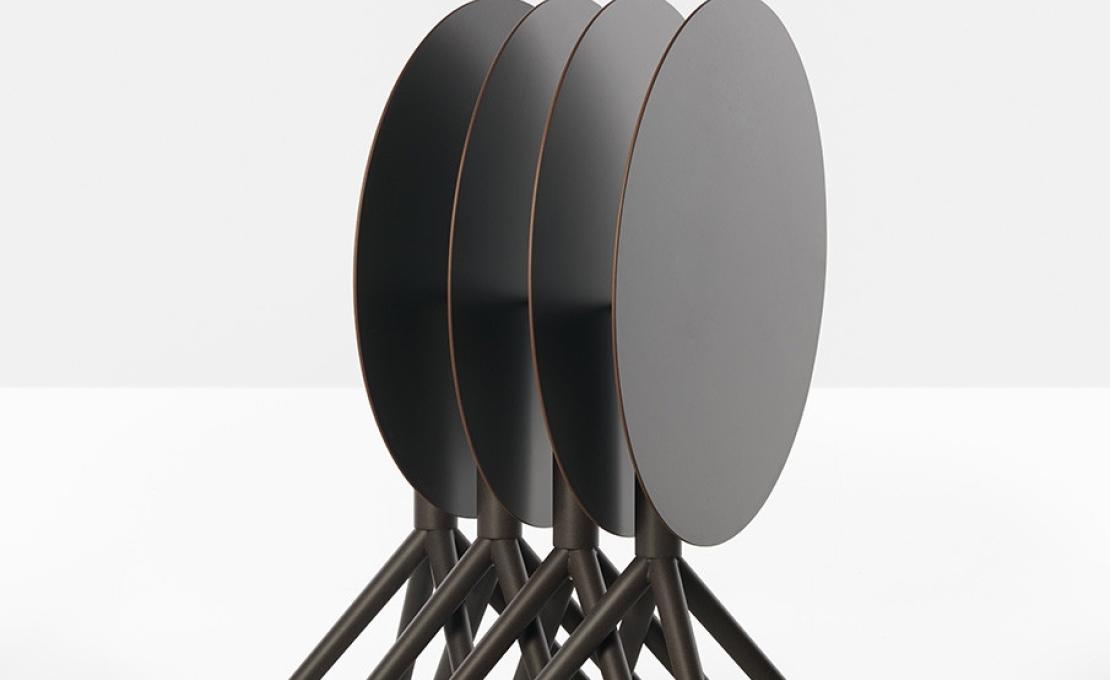 Уличный стол от фабрики Potocco модель OTX HIGH TABLE