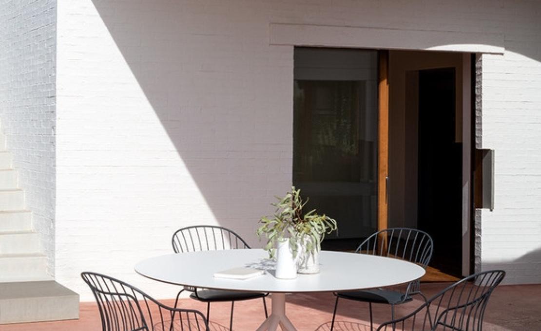 Уличный стол от фабрики Potocco модель OTX TABLE