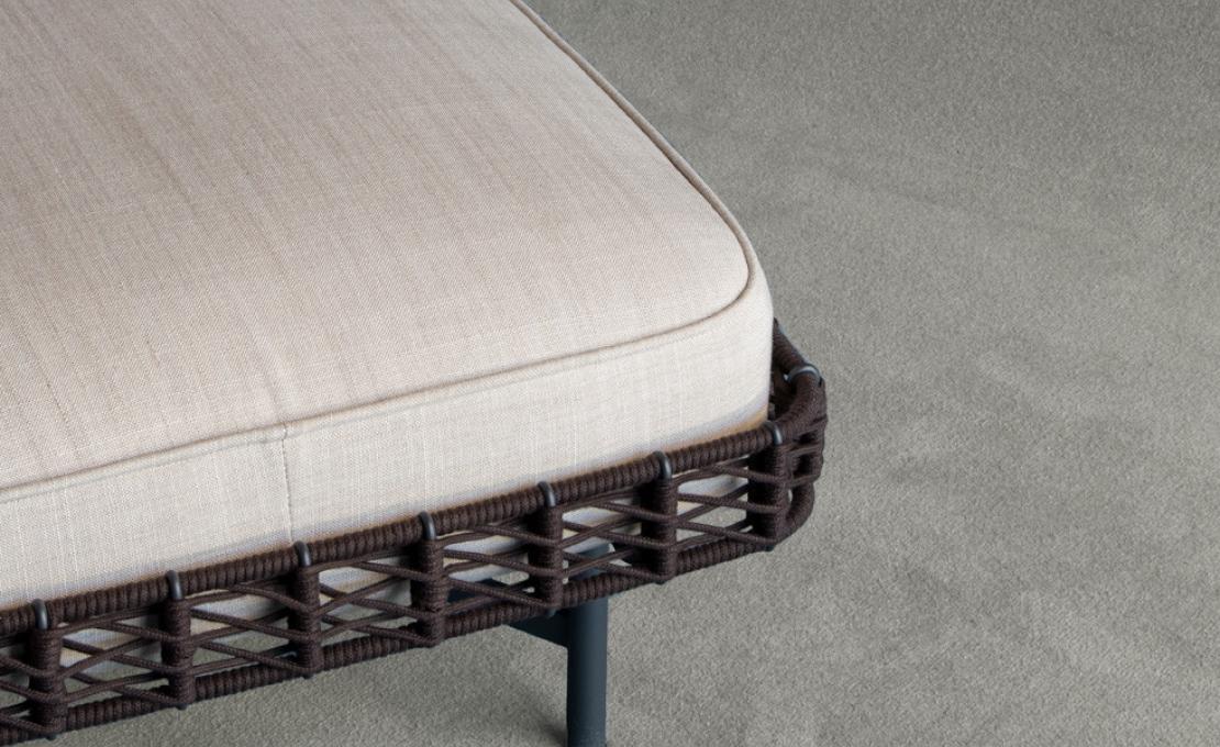 Уличный пуф от фабрики Potocco модель 888/CQR-OUT