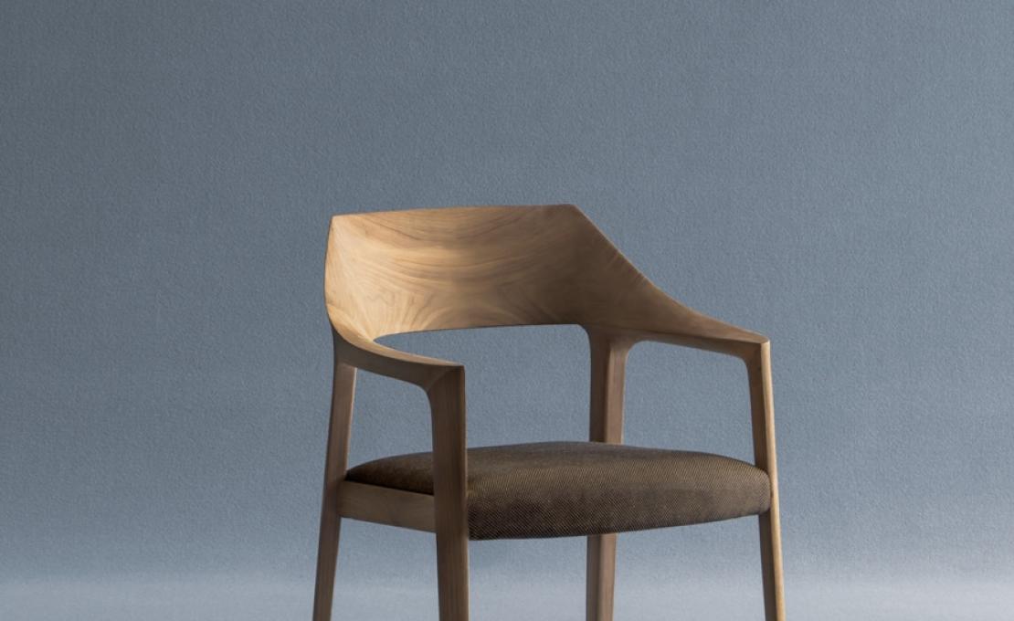 Кресло от фабрики Potocco модель 906/P Scheggia Small Arm