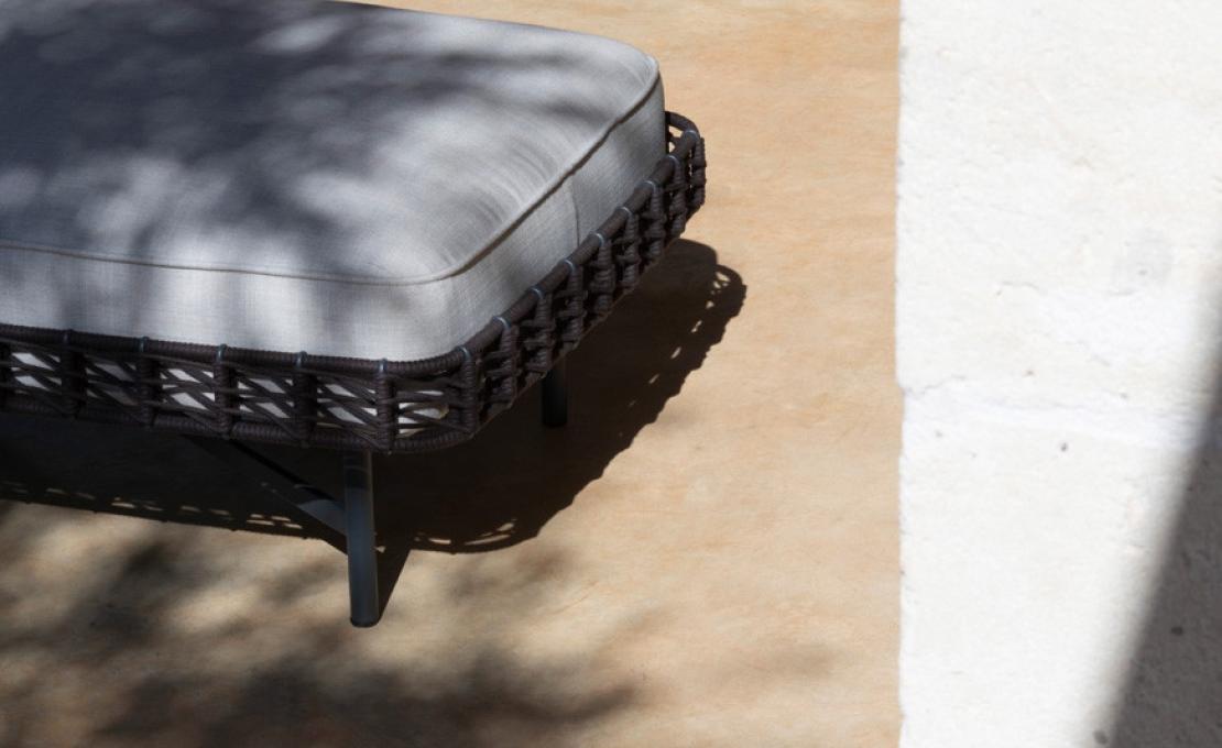 Уличный пуф от фабрики Potocco модель 888/CQR-OUT