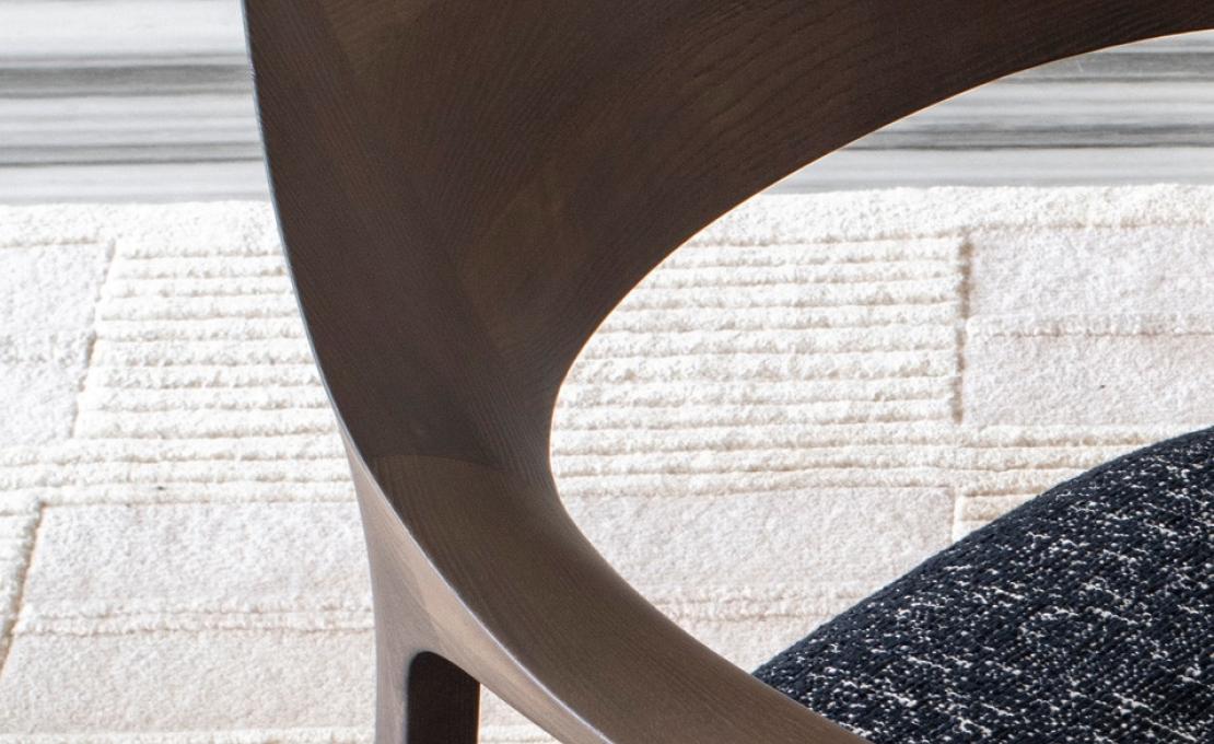 Кресло от фабрики Potocco модель 906/P Scheggia Small Arm