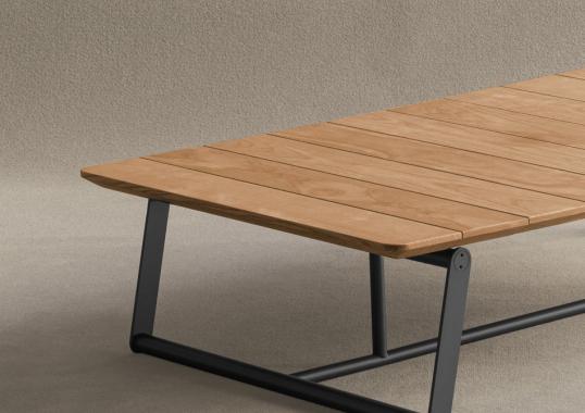 Уличный стол от фабрики Potocco модель SOUL 