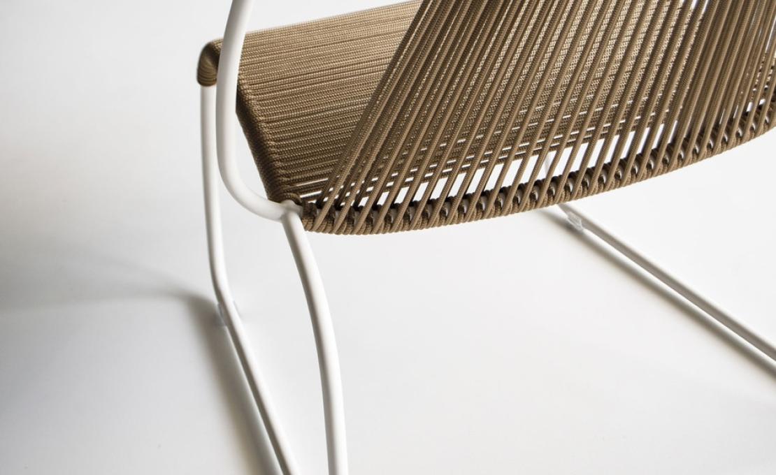 Уличное кресло от фабрики Potocco модель 945/L Tibes Lounge Arm