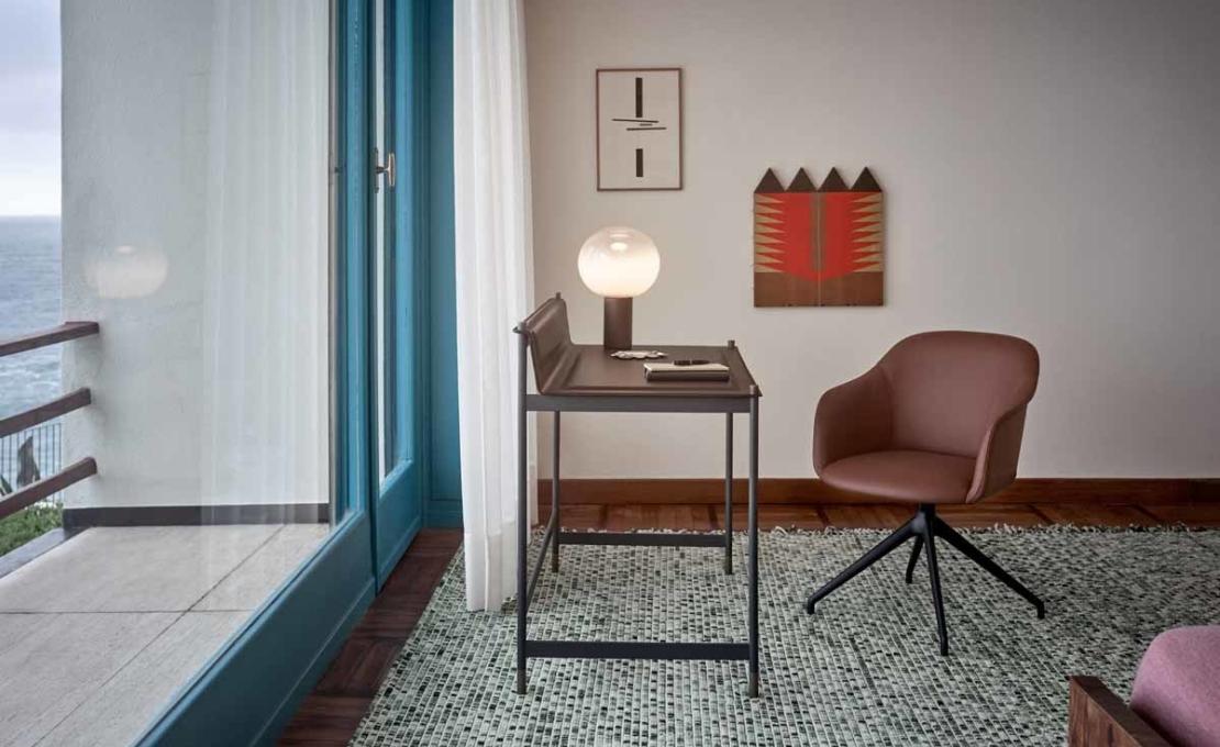 Письменный стол от фабрики Potocco модель 898/SCR