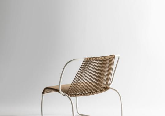 Уличное кресло от фабрики Potocco модель 945/L Tibes Lounge Arm