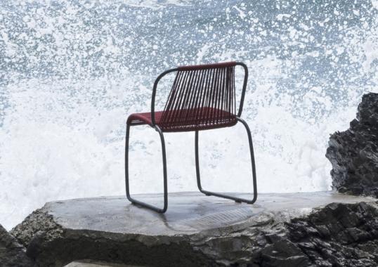 Уличное кресло от фабрики Potocco модель 945/L Tibes Lounge Arm