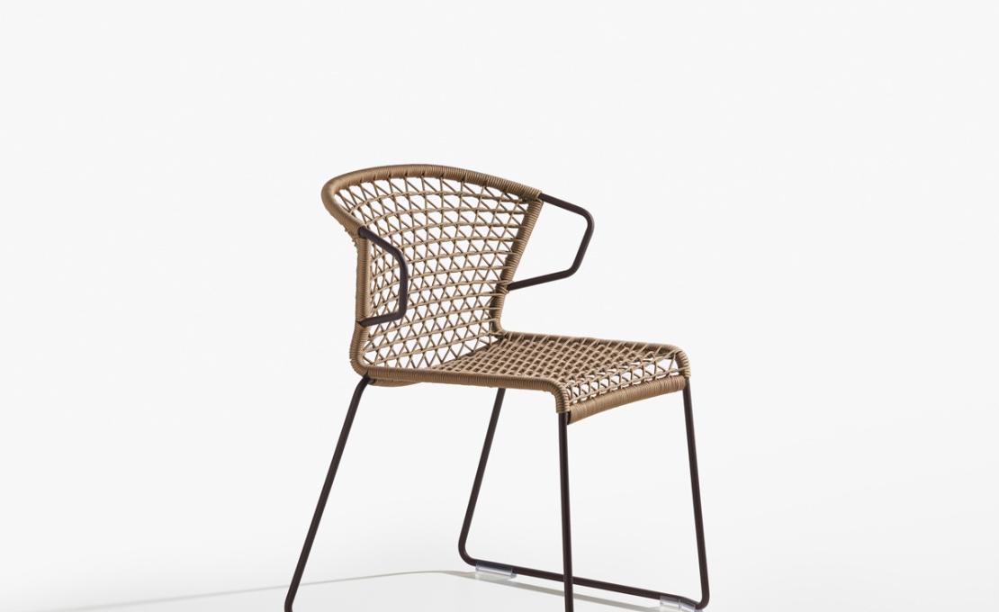 Уличное кресло от фабрики Potocco модель 698/P Vela Arm