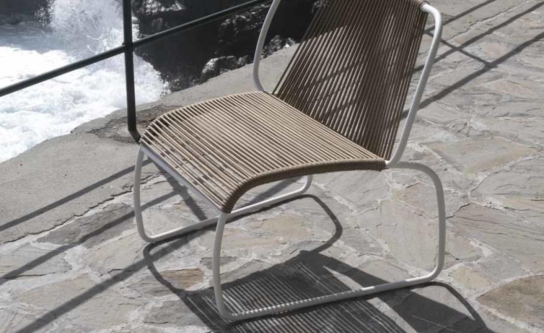 Уличное кресло от фабрики Potocco модель 945/L Tibes Lounge Arm