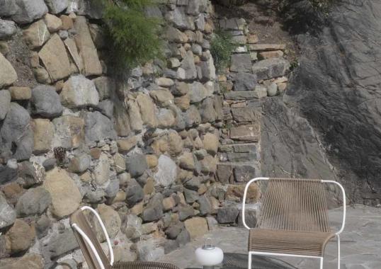 Уличное кресло от фабрики Potocco модель 945/L Tibes Lounge Arm