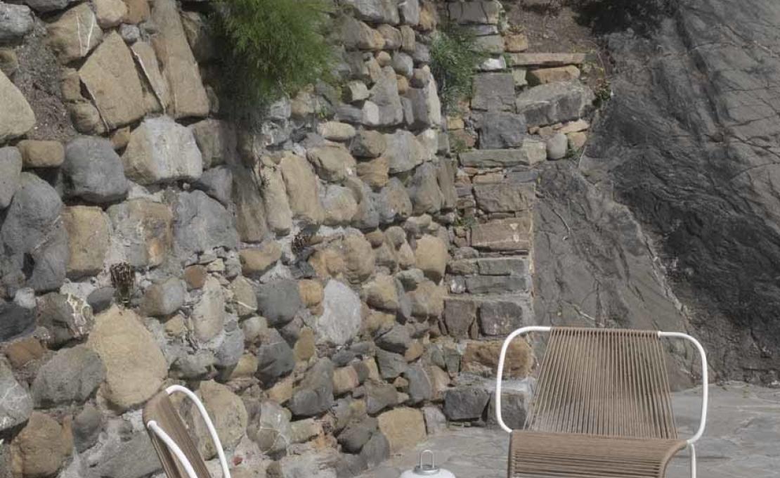 Уличное кресло от фабрики Potocco модель 945/L Tibes Lounge Arm