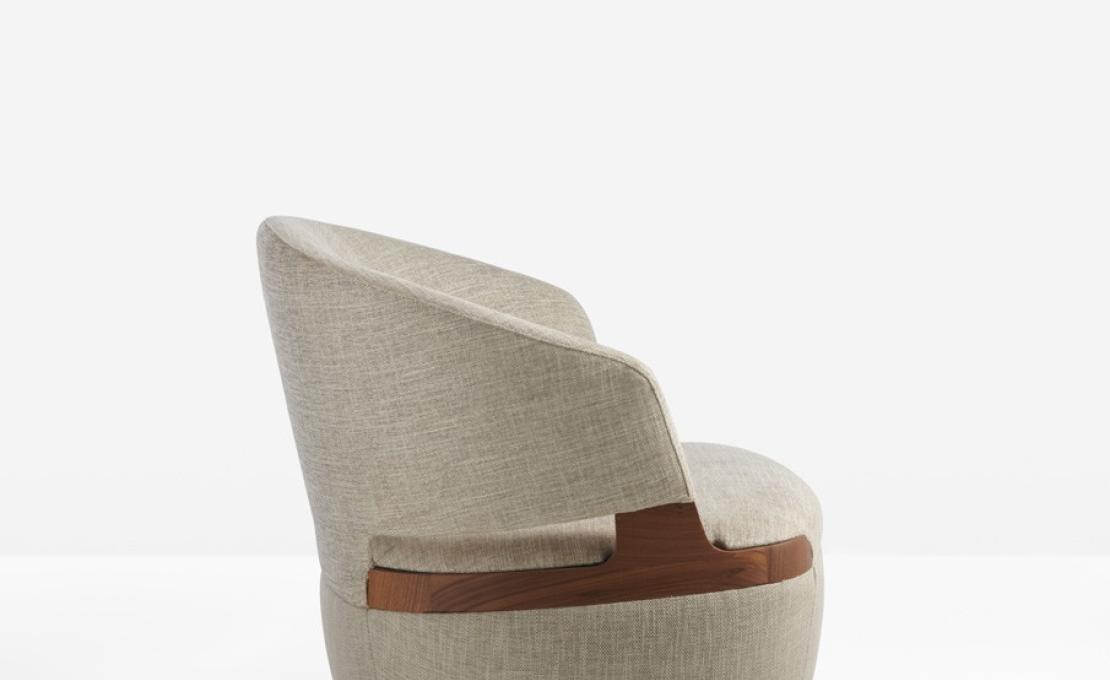 Кресло от фабрики Potocco модель 942/PLAG