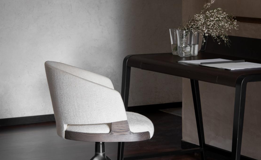 Кресло от фабрики Potocco модель 942/PAG