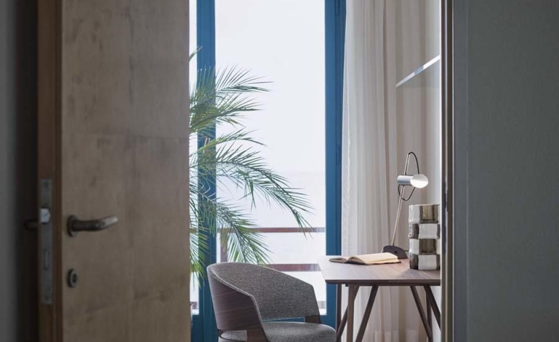 Кресло от фабрики Potocco модель 942/PAW