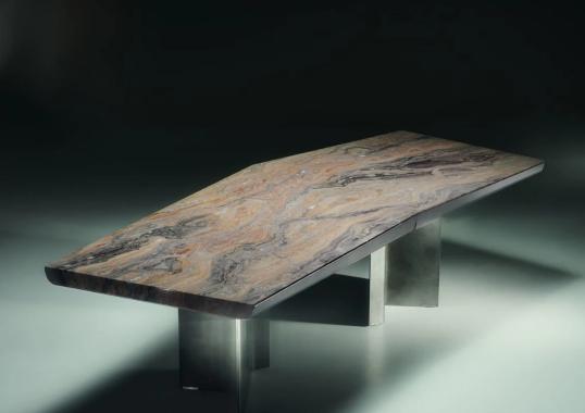 Стол Catskill от Ipe Cavalli — дизайнер Мауро Липпарини