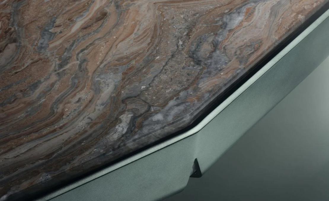 Стол Catskill от Ipe Cavalli — дизайнер Мауро Липпарини