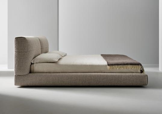 Двуспальная кровать модель Belloalto фабрики Bonaldo