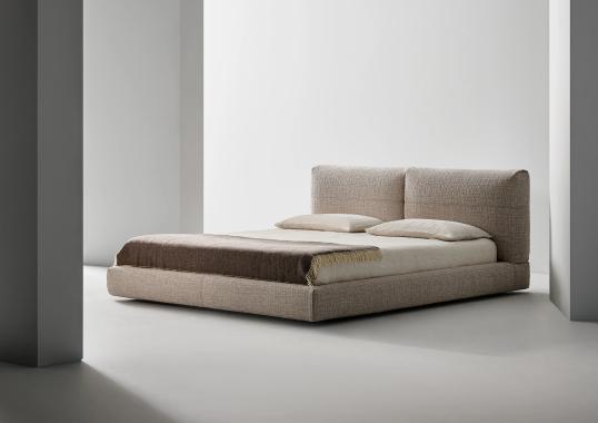 Двуспальная кровать модель Belloalto фабрики Bonaldo