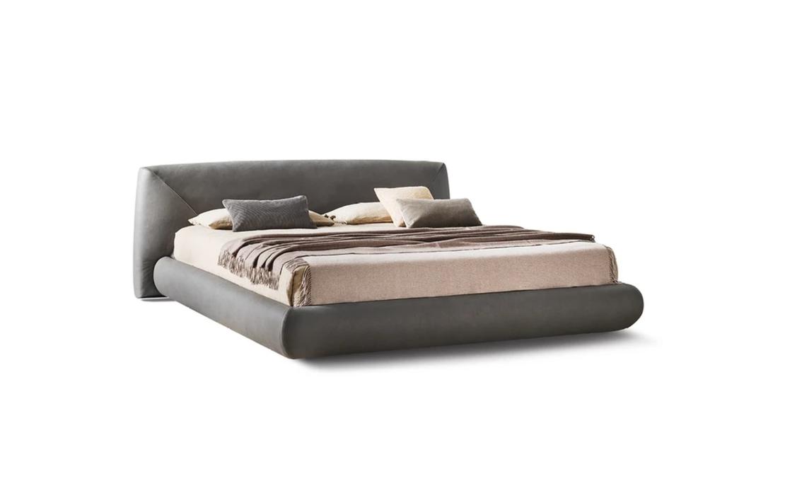 Двуспальная кровать модель Holden фабрики Bonaldo