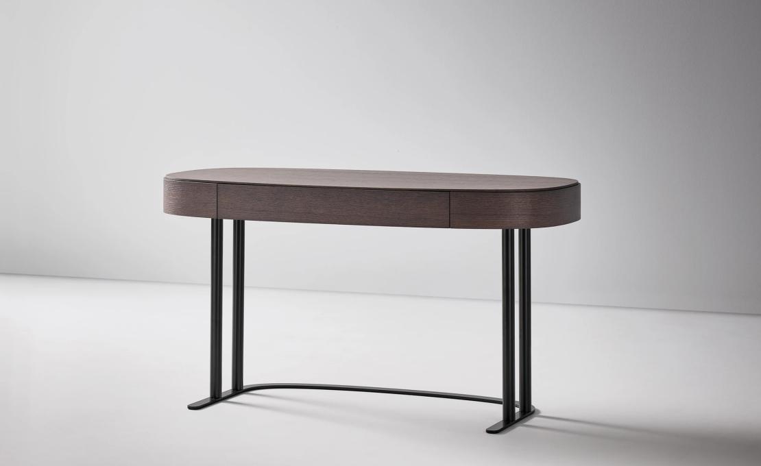 Письменный стол модель Isabey фабрики Bonaldo