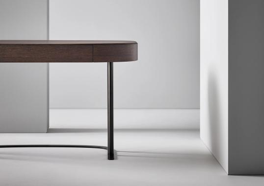 Письменный стол модель Isabey фабрики Bonaldo