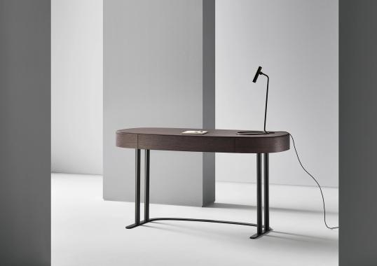 Письменный стол модель Isabey фабрики Bonaldo