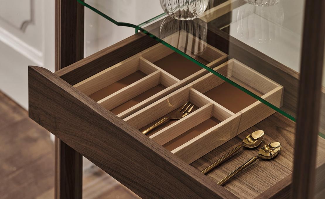 Витрина модель ATSUKO фабрики Porada