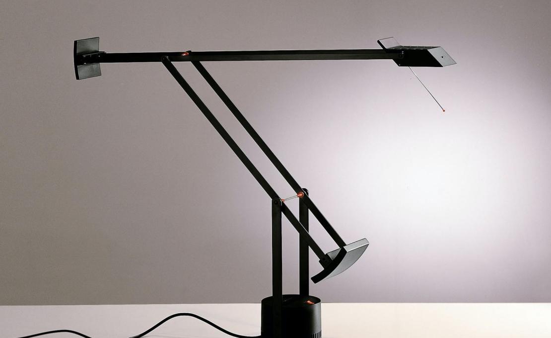 Настольная лампа Tizio от фабрики Artemide