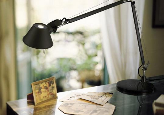 Настольная лампа Tolomeo Midi Led от фабрики Artemide
