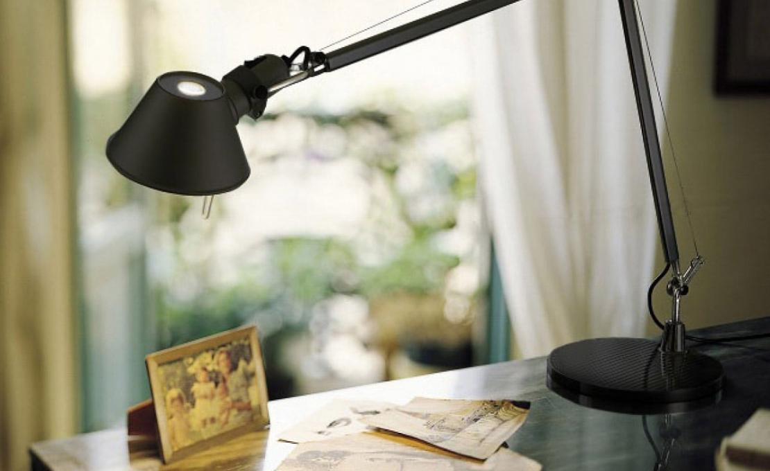 Настольная лампа Tolomeo Midi Led от фабрики Artemide