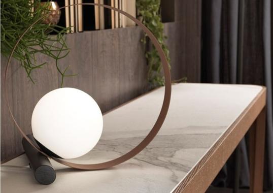 Настольная лампа от фабрики Riflessi модель BUBBLE T TABLE LAMP