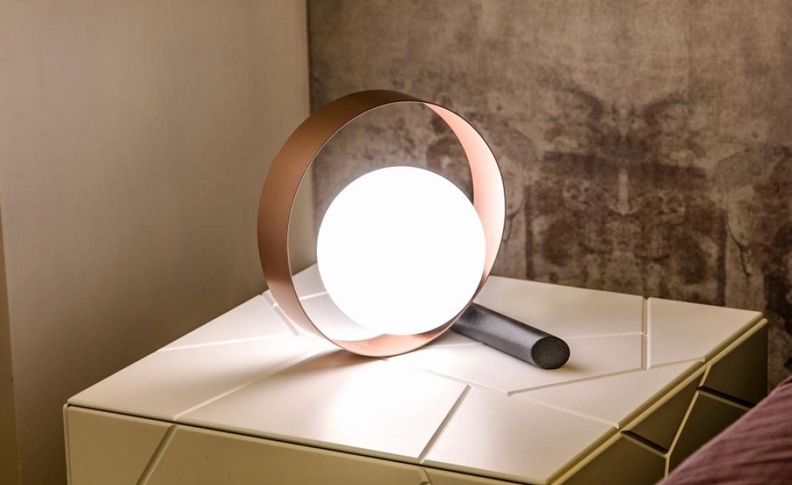 Настольная лампа от фабрики Riflessi модель BUBBLE T TABLE LAMP