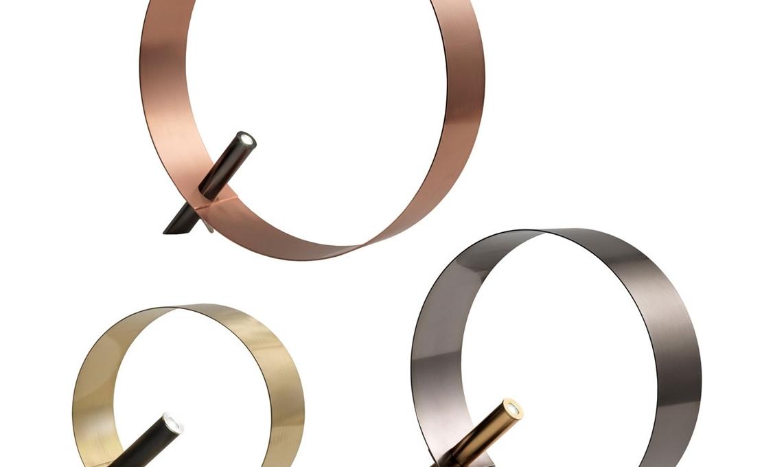 Настольная лампа от фабрики Riflessi модель LED LOOP T TABLE LAMP