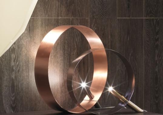 Настольная лампа от фабрики Riflessi модель LED LOOP T TABLE LAMP