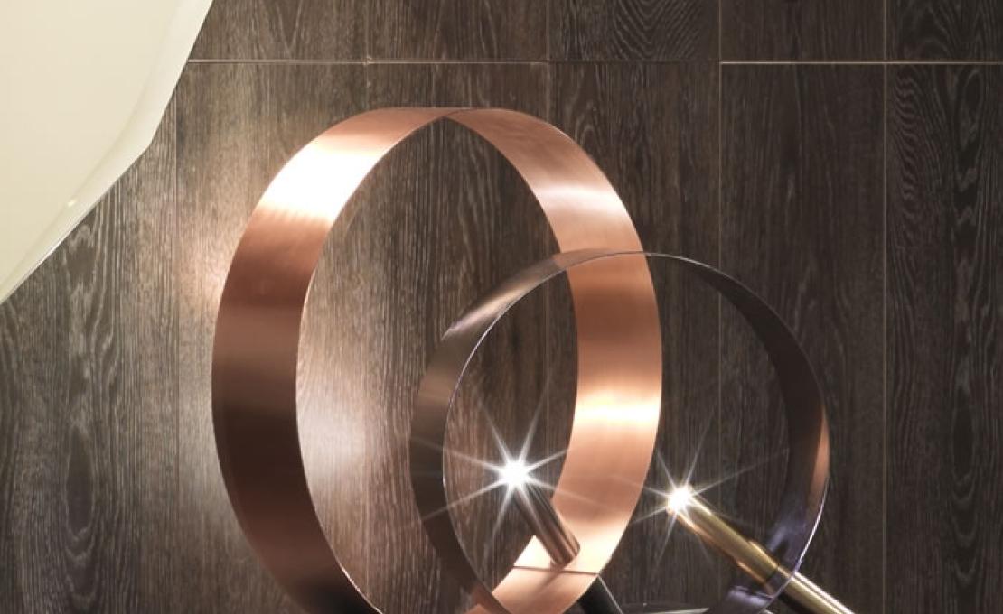 Настольная лампа от фабрики Riflessi модель LED LOOP T TABLE LAMP