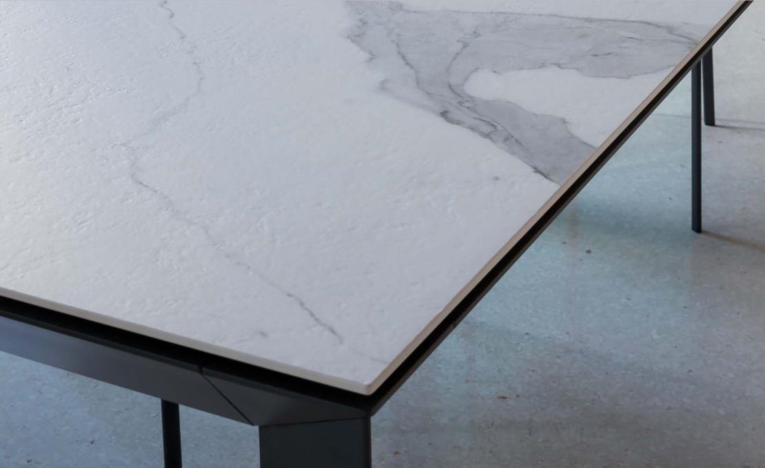 Стол от фабрики Riflessi модель MANHATTAN TABLE 