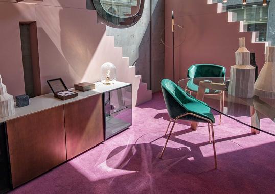 Стул от фабрики Riflessi модель NOVA 