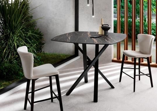 Стол от фабрики Riflessi модель SHANGAI SNACK TABLE