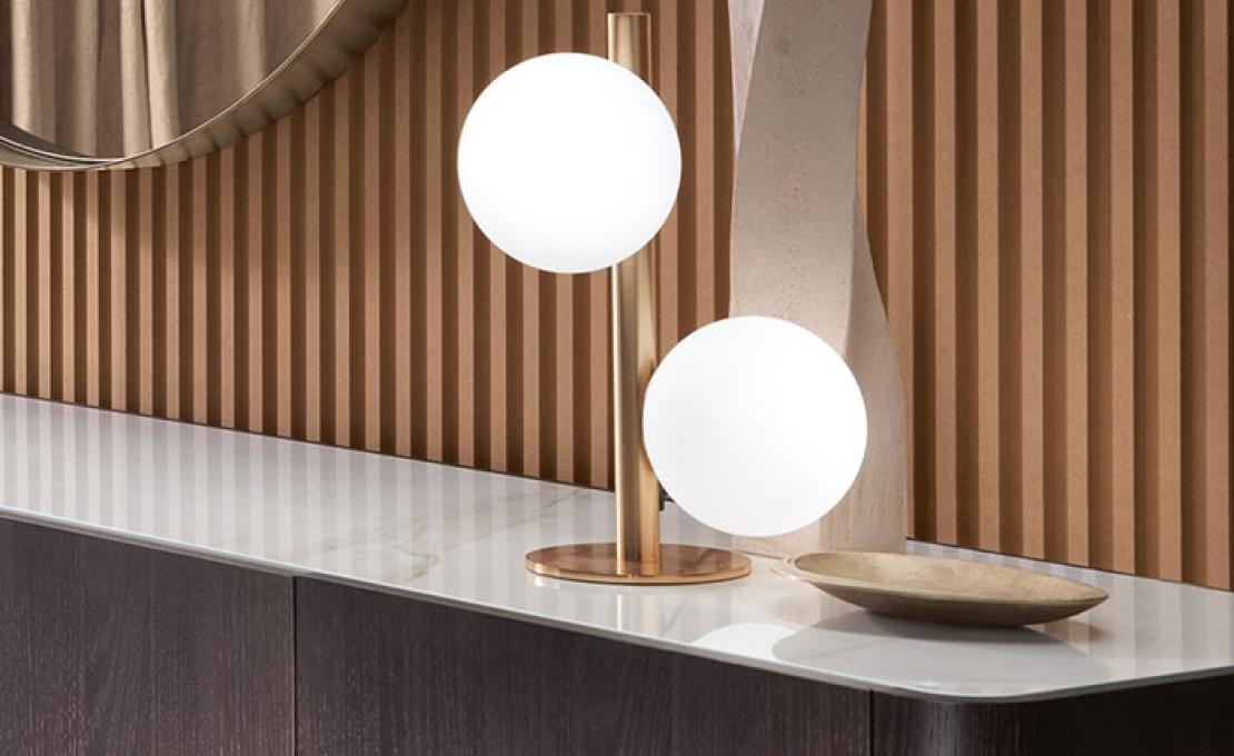 Настольная лампа от фабрики Riflessi модель TWIST T TABLE LAMP- L074