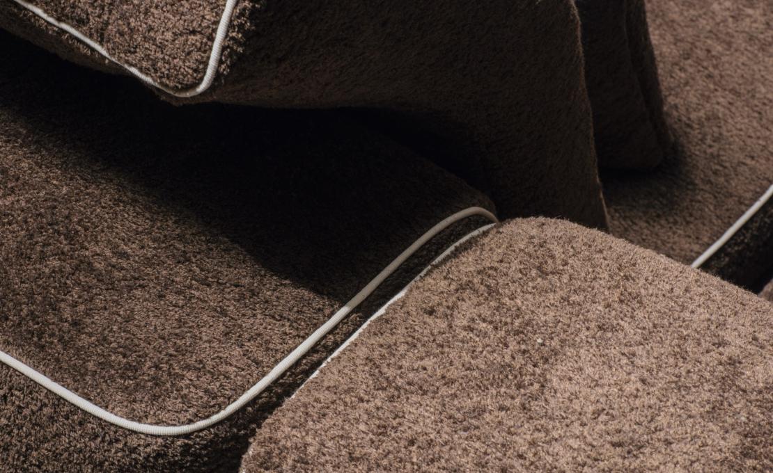 Диван модель Julian фабрики Molteni&C - дизайнер Винсент Ван Дёйсен