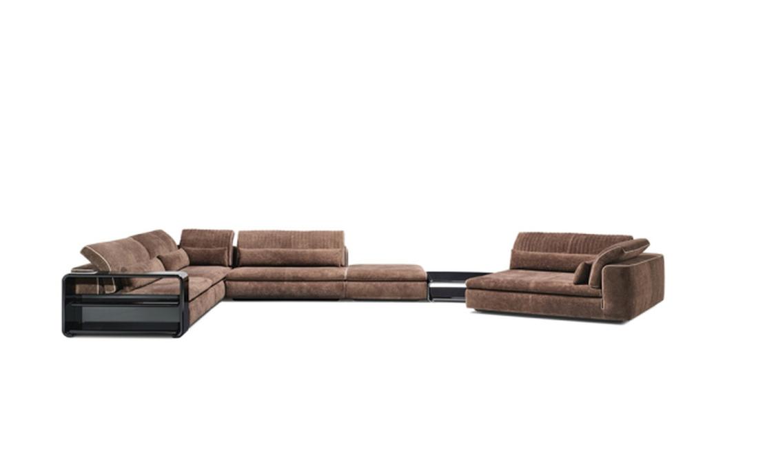 Диван модель Julian фабрики Molteni&C - дизайнер Винсент Ван Дёйсен