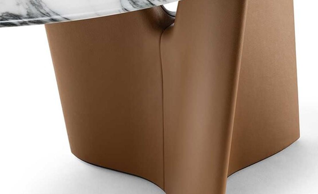 Стол Infinitamente 2.0 от Poltrona Frau - дизайнер Роберто Лаццерони